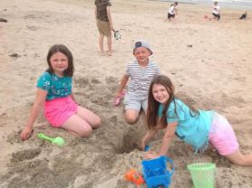 P4 have decided every day should be a beach day! 