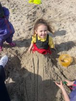 Play at the beach 🏖️🐚